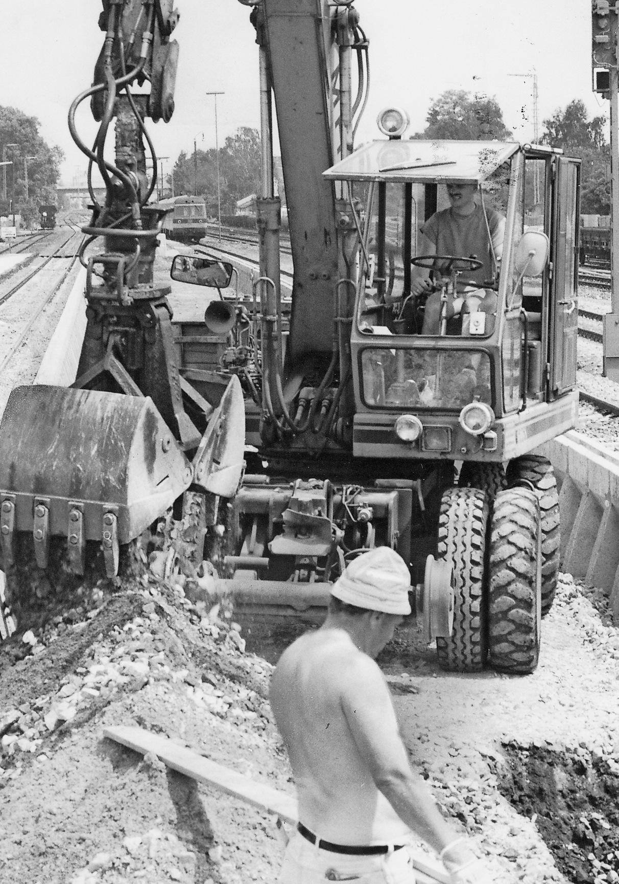 Und das Netz wächst: 1986 wird die Haltestelle Nürnberg-Mögeldorf für den S-Bahn-Betrieb umgebaut.
