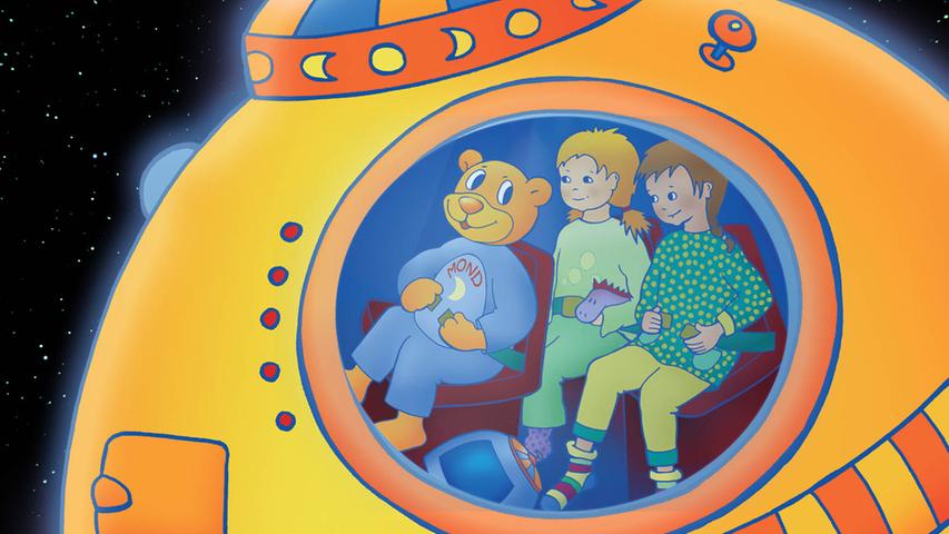 Am Samstag reist der Mondbär gemeinsam mit seinen Freundinnen Lisa und Susi im Raumschiff durchs Sonnensystem. Sie lernen den Mond, Merkur, die Venus und die anderen Planeten kennen. Auch ein heißer Besuch bei der Sonne ist dabei. Die Gechichte des kleinen Mondbärs wird um 15 Uhr im Planetarium gezeigt. Die Show ist für Kinder ab vier Jahren geeignet.