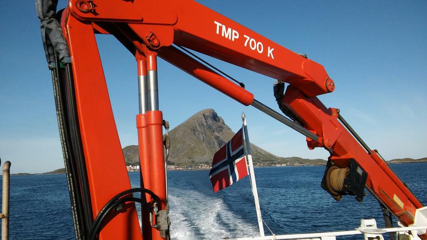 Helgeland, das ist eine vielfältige Inselwelt vor der Küste Norwegens. Am besten macht man es wie die Einheimischen:  fährt mit dem Boot von einem kleinen Anleger zum anderen.