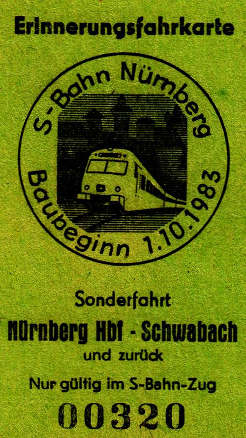 Das ist die Fahrkarte mit Sammlerwert: Dieses Erinnerungsstück wird bei der ersten Probefahrt von Nürnberg nach Schwabach ausgegeben.