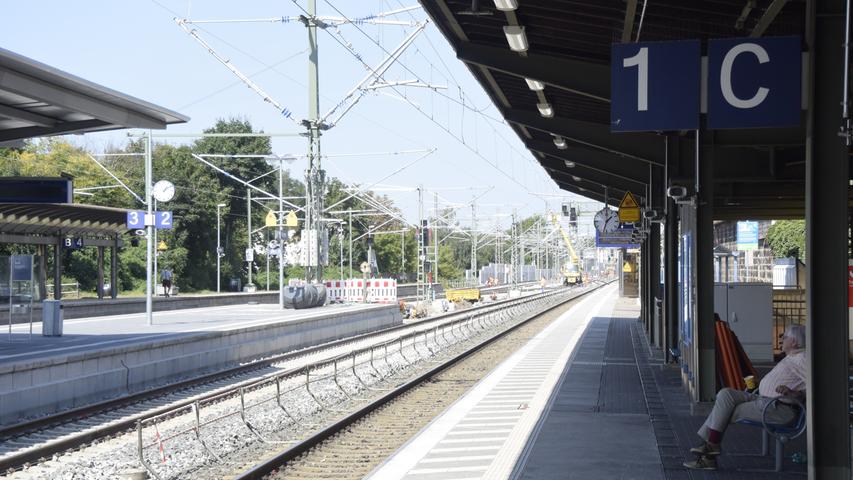 Bitte umsteigen: Bahn-Sperrung sorgt bei Pendlern für Verwirrung