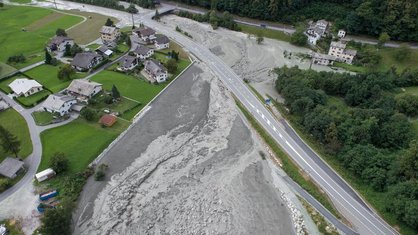Nach Erdrutsch in der Schweiz: Menschen in Bondo bangen um ihr Dorf
