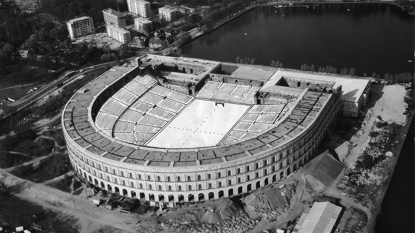 So blieb es letztlich bei Skizzen, wie eine Spielstätte für den 1.FC Nürnberg in der Kongresshalle hätte aussehen können. 