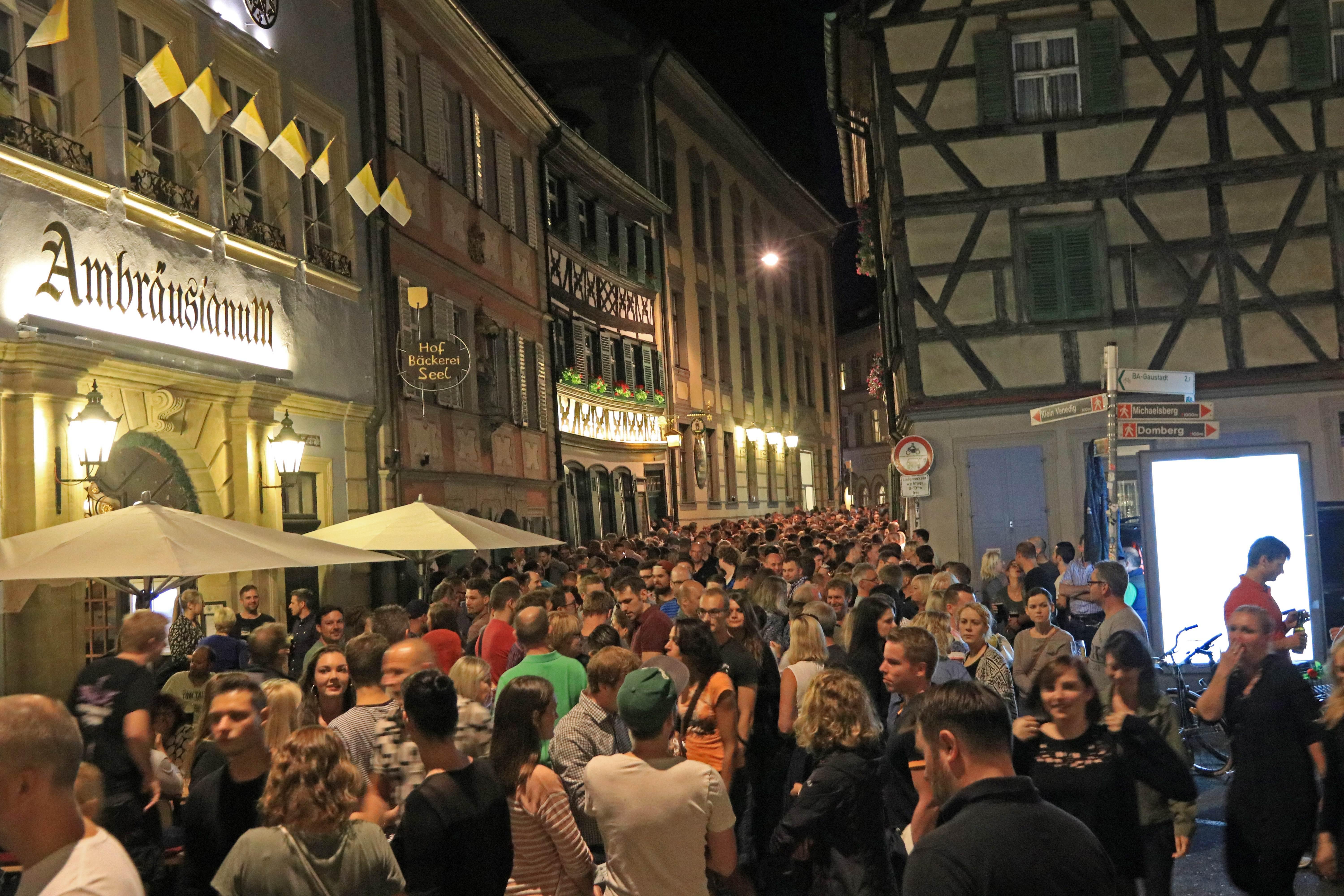 Bamberg: Tausende Sandkerwa-Fans feiern trotz Absage  Nordbayern