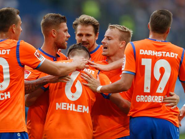 Die Lilien sind auf Kurs: Darmstadt 98 gewinnt auch in Duisburg und feiert den dritten Sieg im vierten Spiel.