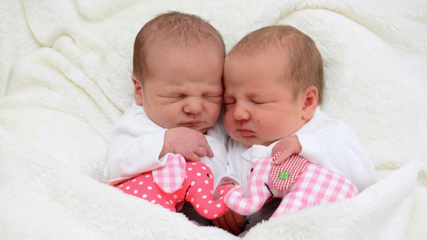 Im Doppelpack: Die Zwillinge Mina und Lotte kamen am 20. August in der Klinik Hallerwiese zur Welt. Mina war 53 Zentimeter groß und 2730 Gramm schwer. Ihre Schwester Lotte maß 54 Zentimeter und brachte 3000 Gramm auf die Waage.