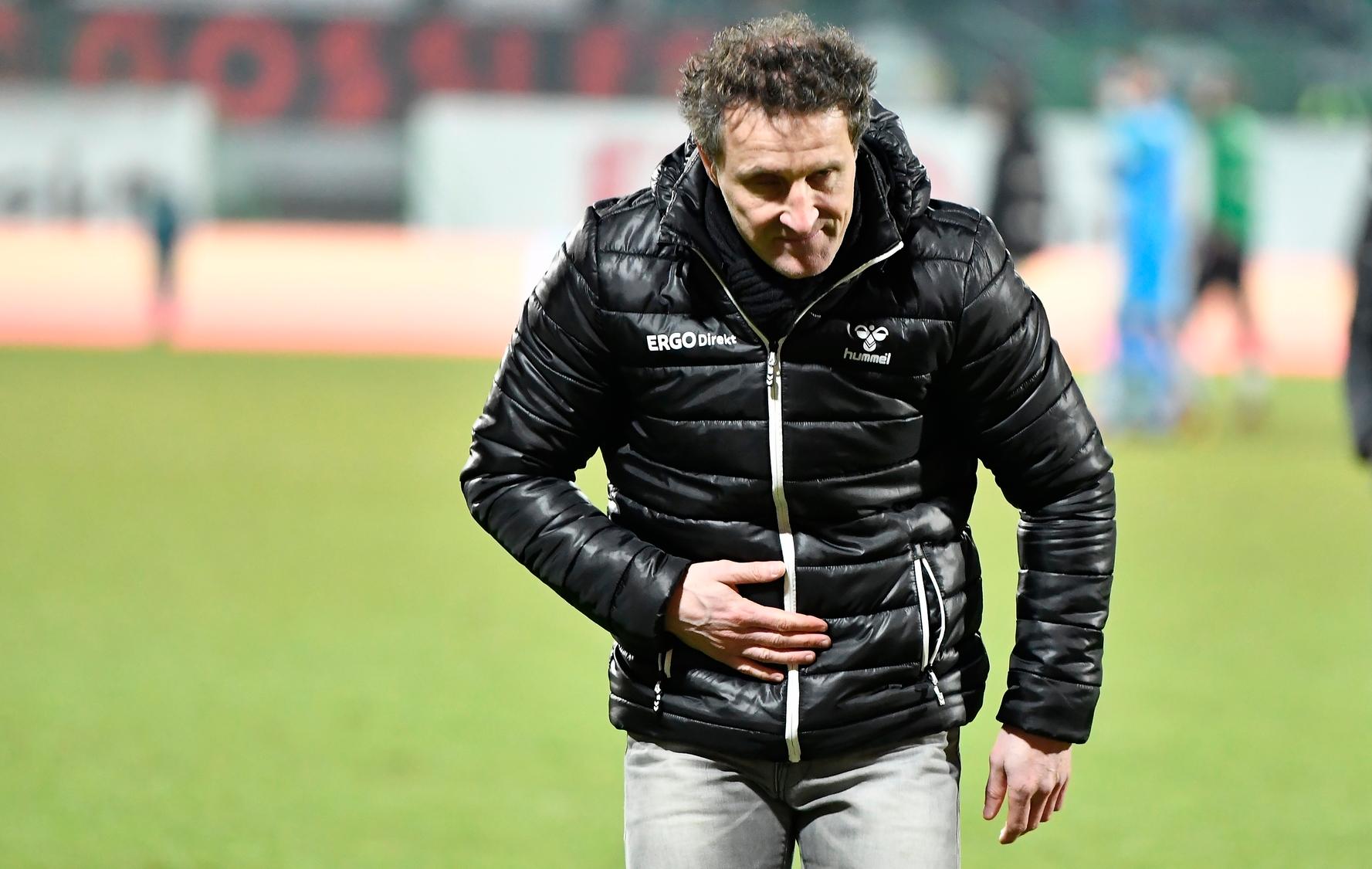 In der Rückrunde bleibt die Spielvereinigung unter seiner Regie stattliche neun Zweitliga-Partien ungeschlagen, besiegt zu Hause die Spitzenreiter Hannover und Stuttgart ...