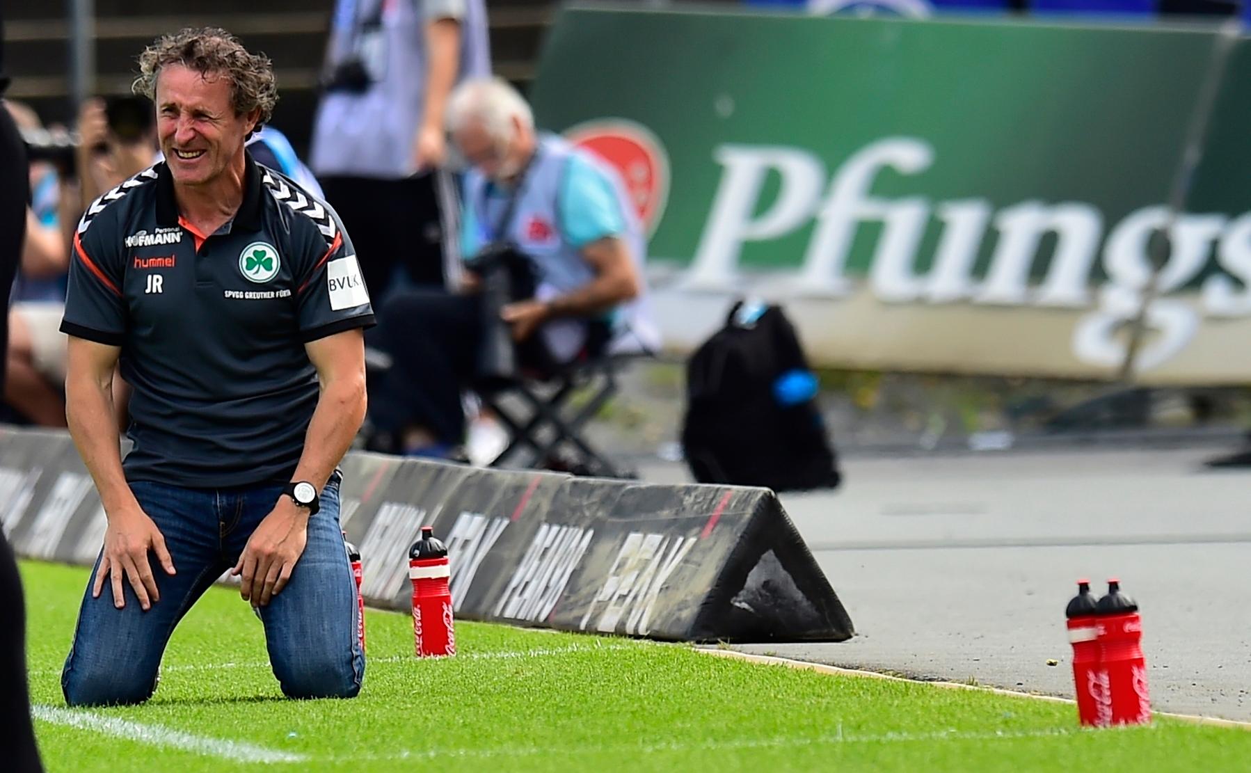 Doch der Saisonauftakt in Darmstadt geht erstmal in die Hose. Trotz ordentlicher Leistung verliert die Spielvereinigung mit 0:1, der Negativtrend geht auch in der neuen Spielzeit weiter.