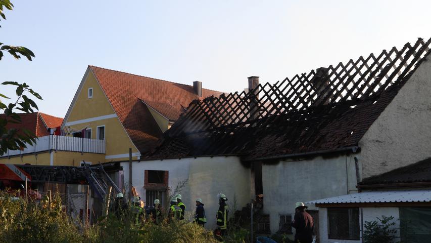 Scheunenbrand in Weidenbach: Feuerwehr rückt im Großaufgebot aus