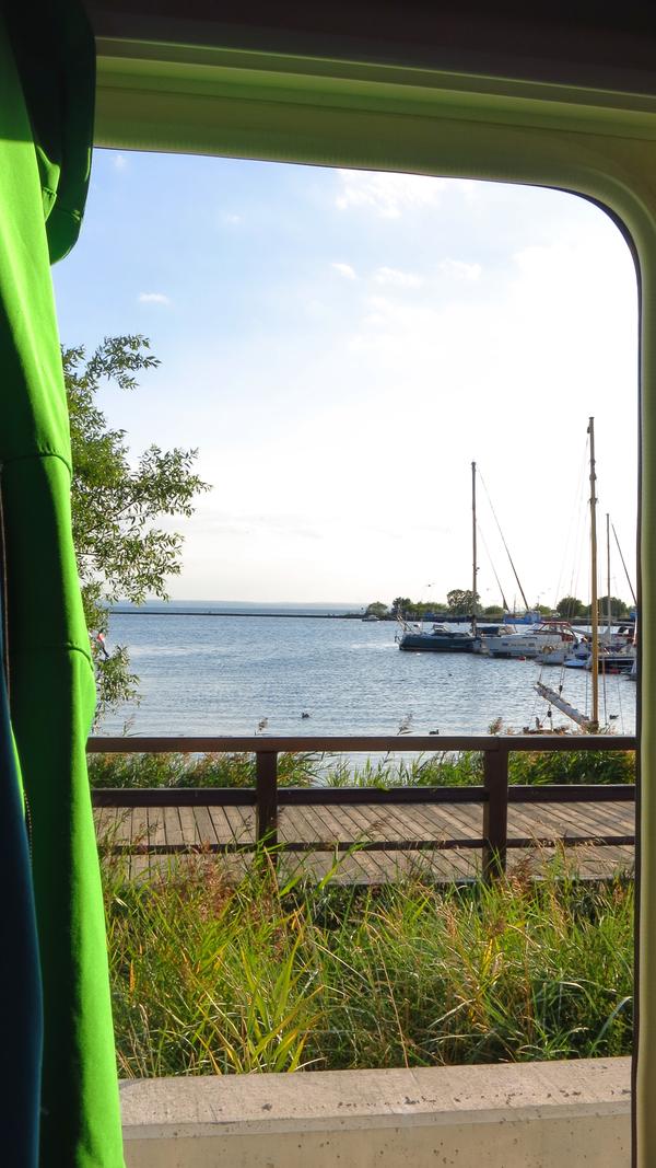 Das Wohnmobil parkt vier Tage und vier Nächte am Hafen von Jastarnia auf der Halbinsel Hel vor Danzig. Der Ort ist ideal für Strandurlaub und nicht so überlaufen.