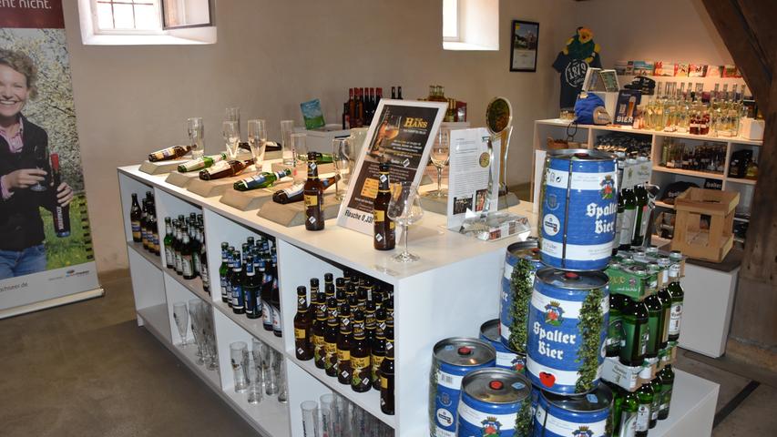 Im Museumsshop sind noch viele weitere bierige Produkte erhältlich. Das Museum ist Dienstag bis Sonntag von 10 bis 17 Uhr geöffnet. Der Eintritt kostet für Erwachsene 6,50 Euro, ermäßigt fünf Euro. Für Gruppen gibt es gesonderte Preise.