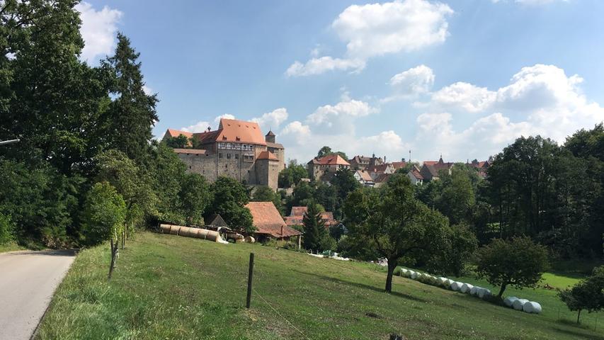 Cadolzburg empfängt Viola mit einer super Aussicht auf die Burg.
