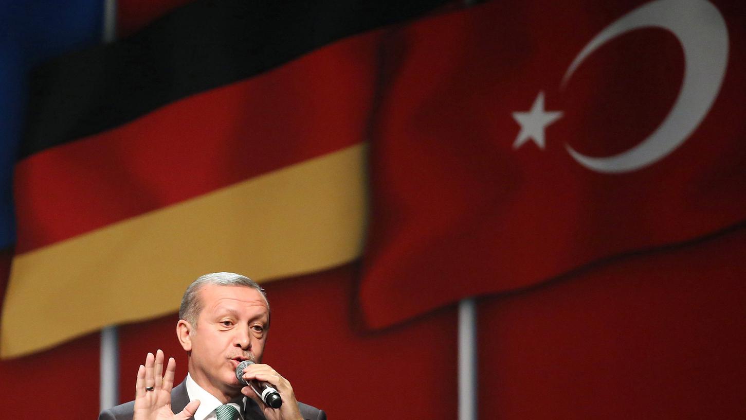 Im Moment seien 55 deutsche Staatsangehörige in türkischer Haft, davon zwölf aus politischen Gründen.