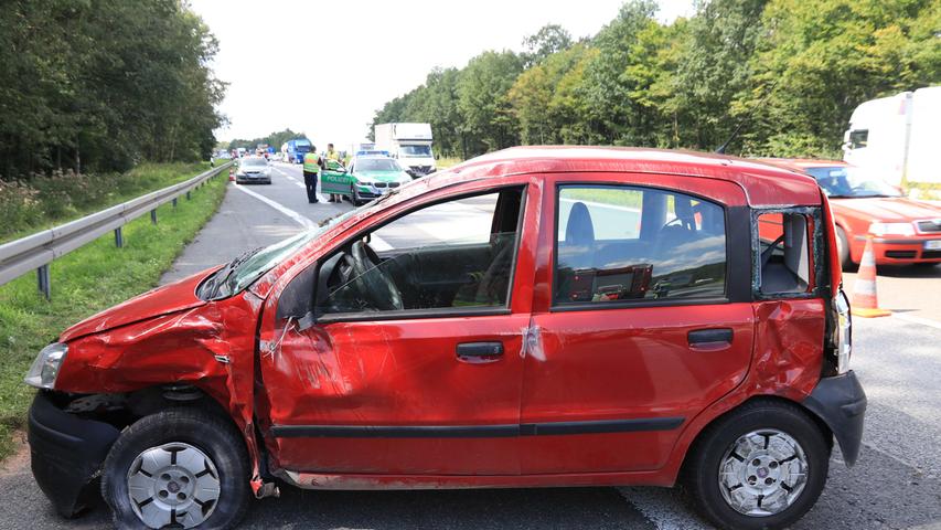 Schwerer Unfall bei Höchstadt: Fiat rammt Kleintransporter