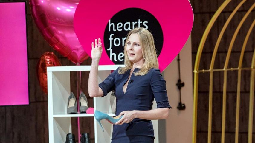 Birgit Unger aus München präsentiert mit "hearts for heels" weiche Komfort-Pads für High Heels. Sie erhofft sich ein Investment von 20.000 Euro für 20 Prozent ihres Unternehmens.