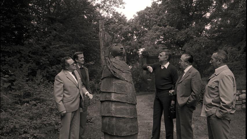 Die Eröffnung des Kirchner-Skulpturengartens war ein Großereignis: Der Künstler und die Erlanger Prominenz.