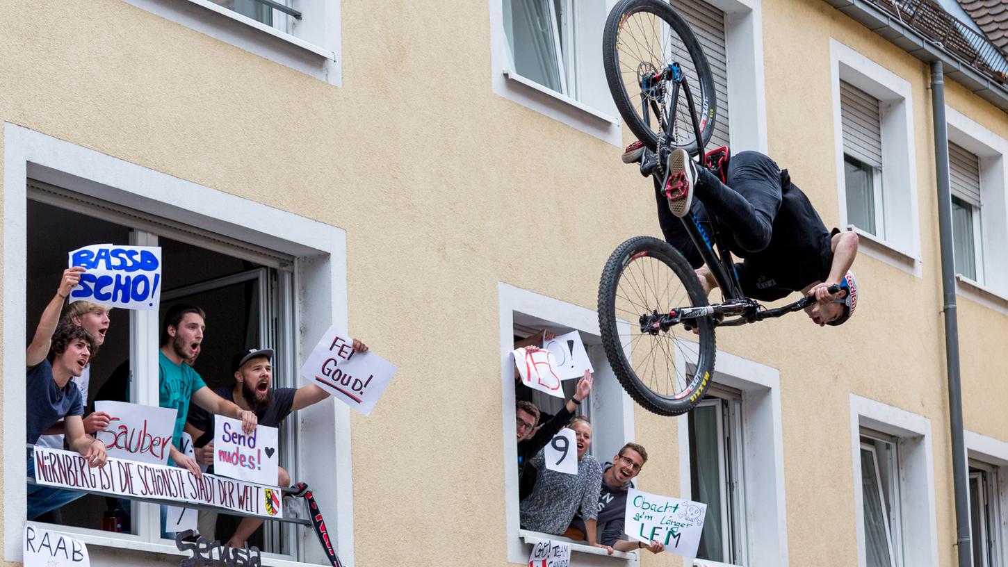 Waghalsige Sprünge vor Fenstern in der Altstadt - das gibt es nur beim District Ride.