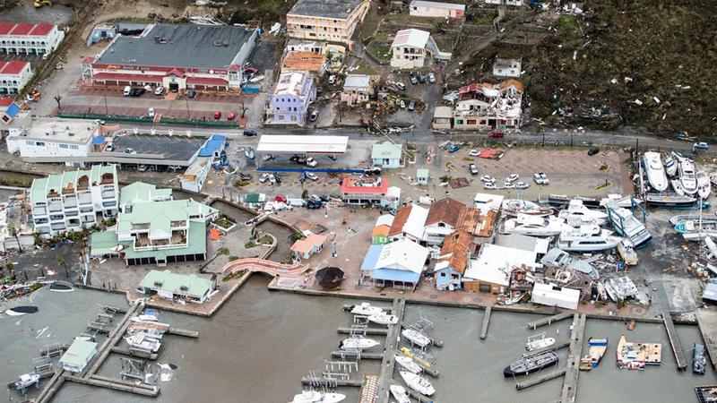 Häuser sind zerstört und Boote beinahe aufeinandergestapelt: Auf der niederländischen Antilleninsel Sint Marten hat der Hurrikan Irma besonders gewütet.