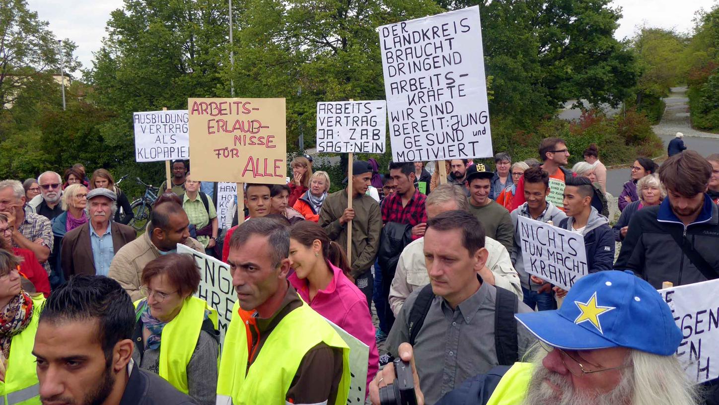 200 Neustädter protestieren für mehr Flüchtlingsrechte 200 Neustädter protestieren für mehr Flüchtlingsrechte