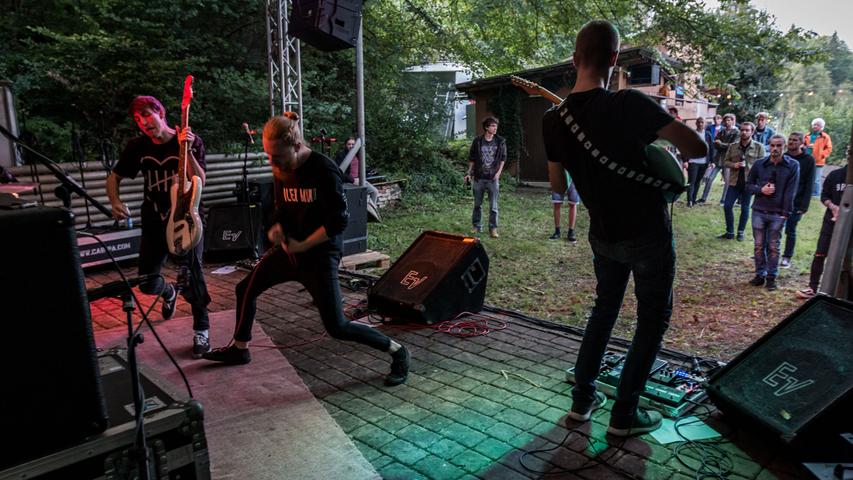 Feiern und Rocken beim Eber-Hart-Festival in Haag 