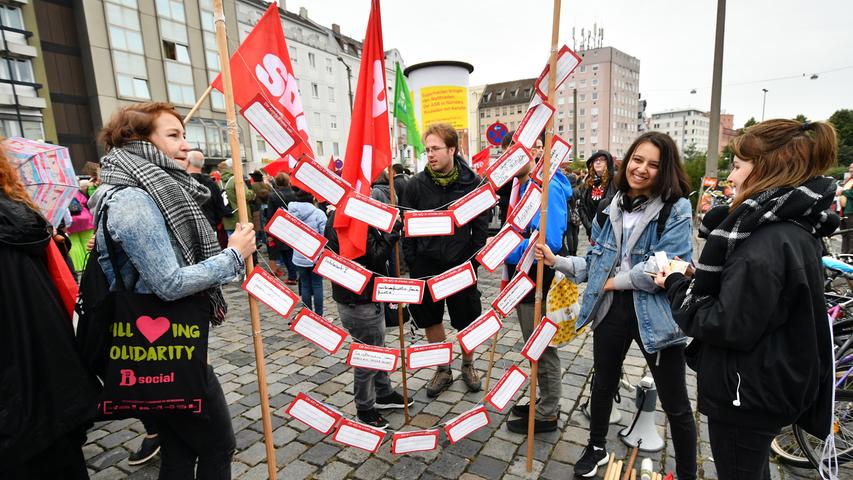 AfD-Auftritt in Nürnberg: 500 Menschen demonstrieren gegen Rechts