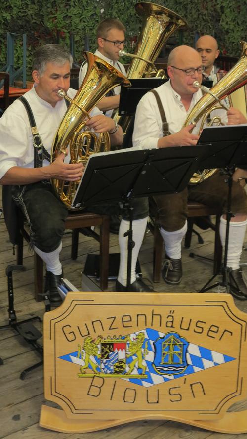 Trachtler und Musikkapellen: So war der Start der Gunzenhäuser Kirchweih
