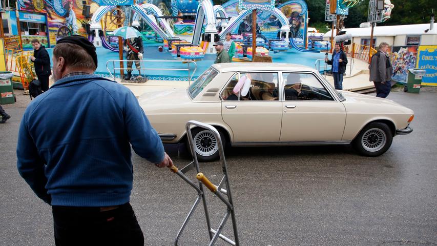 Schicke Klassiker auf der Oldtimerparade des Nürnberger Volksfests