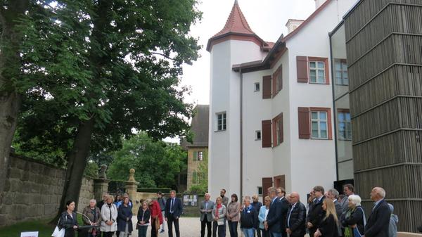 Dank des "Tags des offenen Denkmals" durften die Besucher auch einen Blick in das Weiße Schloss in Heroldsberg werfen. Kreisheimatpflegerin Dr. Bettina Keller gab einen Festvortrag. Das Heroldsberger Ensemble sorgte dafür, dass auch das musikalische Angebot am Sonntag nicht zu kurz kam.