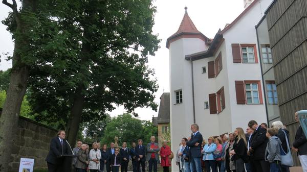 Dank des "Tags des offenen Denkmals" durften die Besucher auch einen Blick in das Weiße Schloss in Heroldsberg werfen. Kreisheimatpflegerin Dr. Bettina Keller gab einen Festvortrag. Das Heroldsberger Ensemble sorgte dafür, dass auch das musikalische Angebot am Sonntag nicht zu kurz kam.