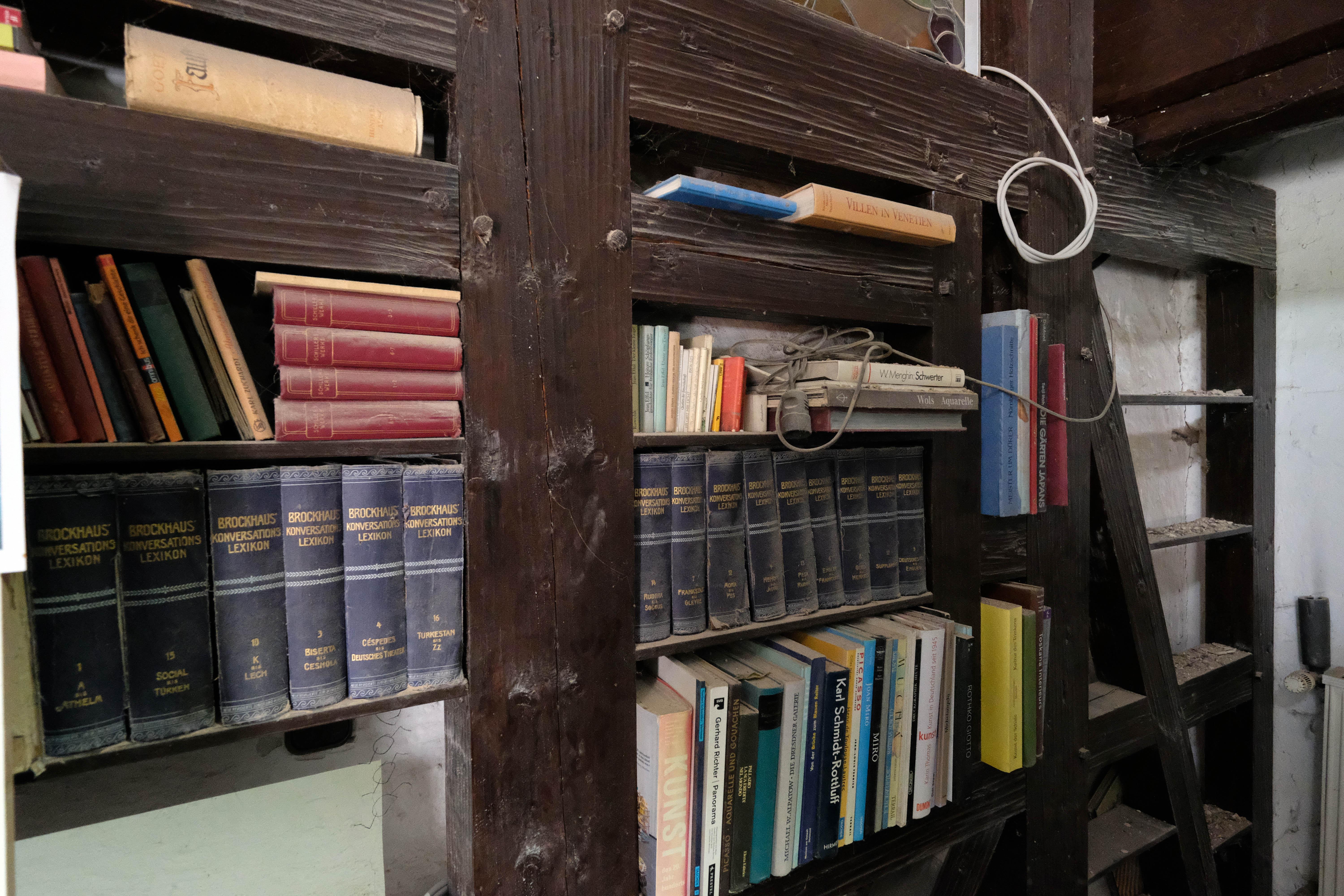 Eng ging es zu im Mögeldorfer Hallerschloss: Architekt Michael Röder gab eine einzigartige Führung durch das alte Gebäude und zeigte sämtliche Kunstschätze und Malereien. Das wollten sich die Fans der Kunsthistorie natürlich nicht entgehen lassen und stürmten das Schloss in Massen.