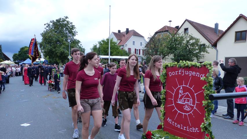 875 Jahre Berngau: Oberpfälzer feiern rauschendes Jubiläums-Fest