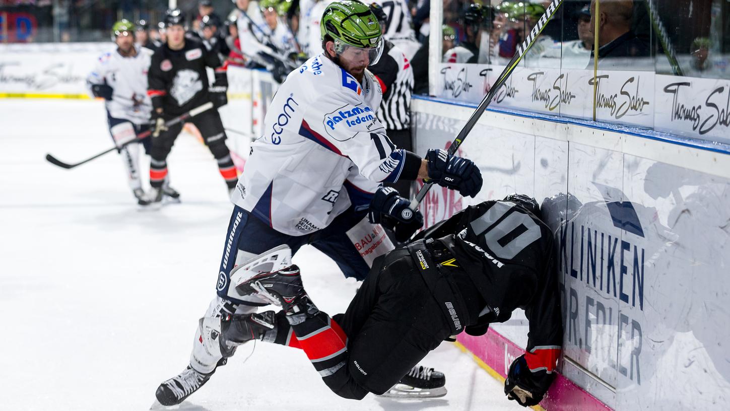 Rumms! Der Ausflug ins Sauerland war für Nürnbergs beste Eishockeyspieler ein äußerst schmerzhafter (Archivbild). Rumms! Der Ausflug ins Sauerland war für Nürnbergs beste Eishockeyspieler ein äußerst schmerzhafter (Archivbild).