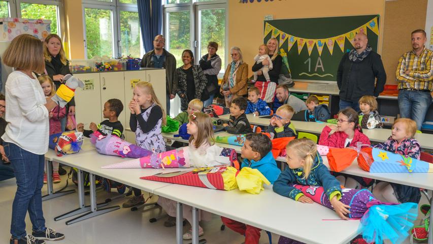 Erster Schultag: 44 kunterbunte Schultüten in Büchenbach