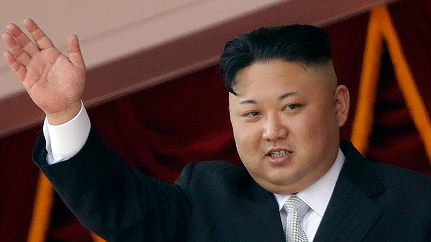Kim Jong Un reicht Trump und Moon weiter die Hand.