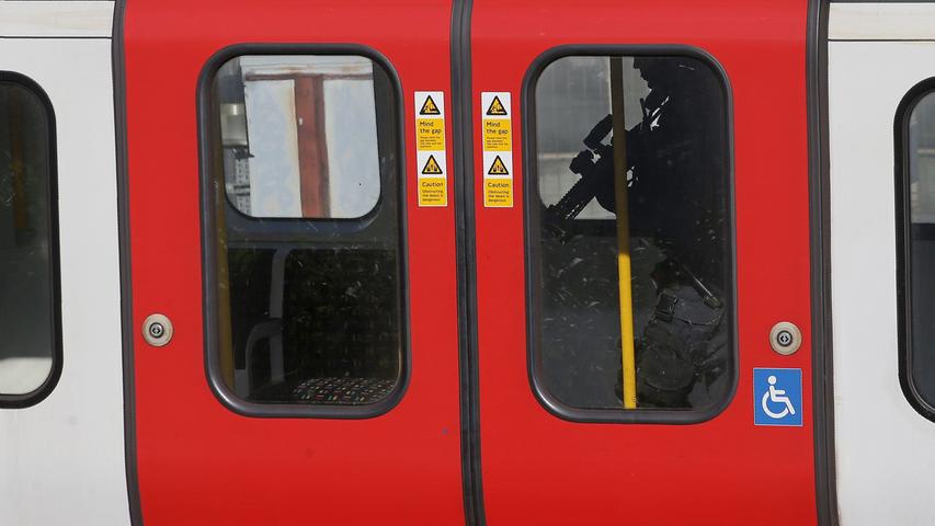Alarm im Londoner Westen: Explosion in U-Bahn-Waggon