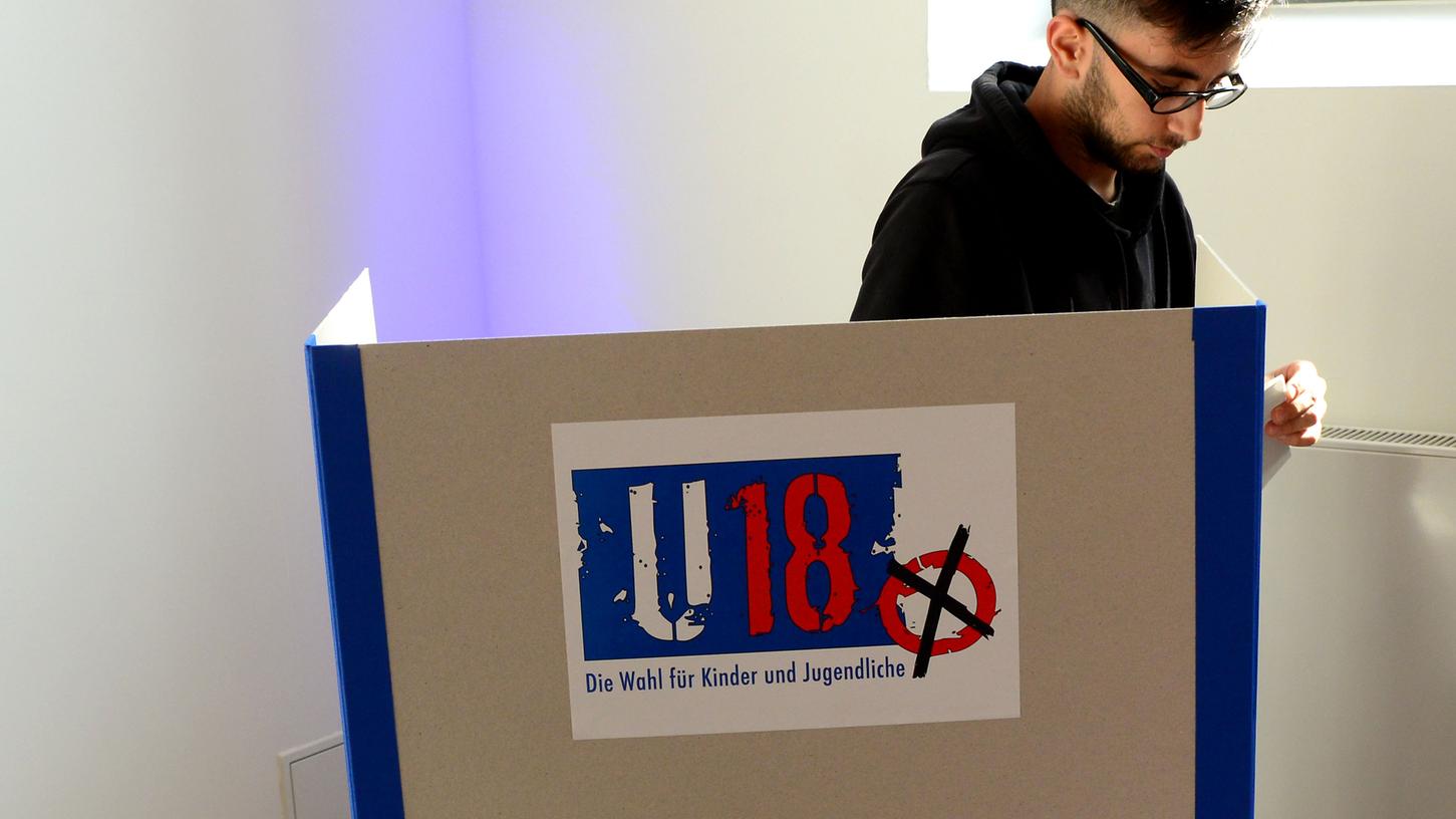 In Bayern beteiligen sich 280 Wahllokale an der Aktion, die vom Bayerischen Jugendring koordiniert wird.