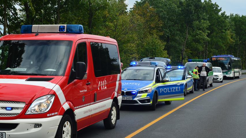 Sechs Verletzte: Erlanger Linienbus kollidiert mit Mercedes 