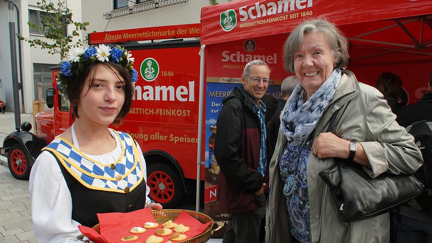 Oldtimer und Buden: Die Bilder des Baiersdorfer Krenmarktes