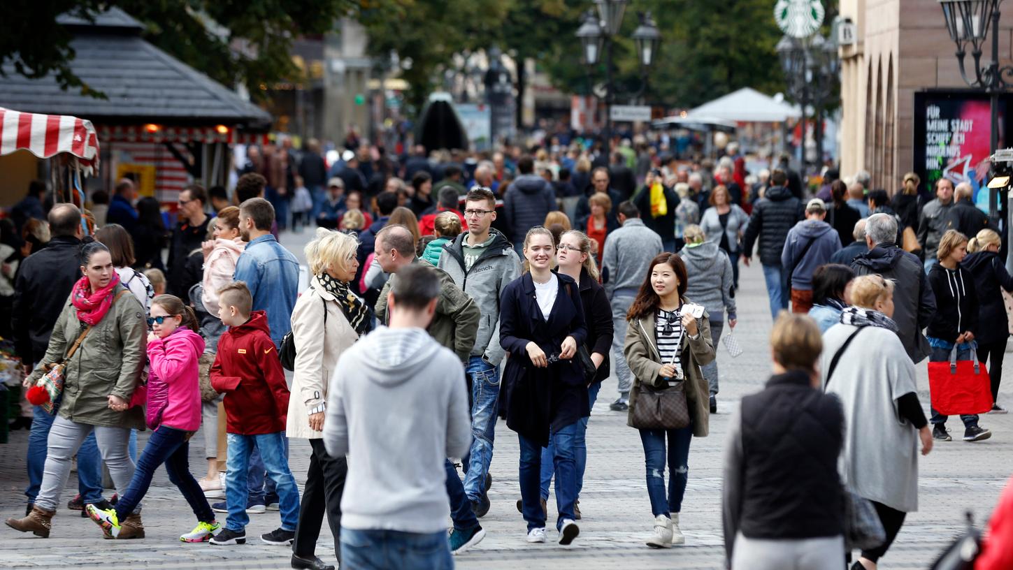 Verkaufsoffene Sonntage auch ohne die entsprechenden Veranstaltungen als Anlass? Das sieht die bayerische Gesetzgebung eigentlich nicht vor. Verkaufsoffene Sonntage auch ohne die entsprechenden Veranstaltungen als Anlass? Das sieht die bayerische Gesetzgebung eigentlich nicht vor.