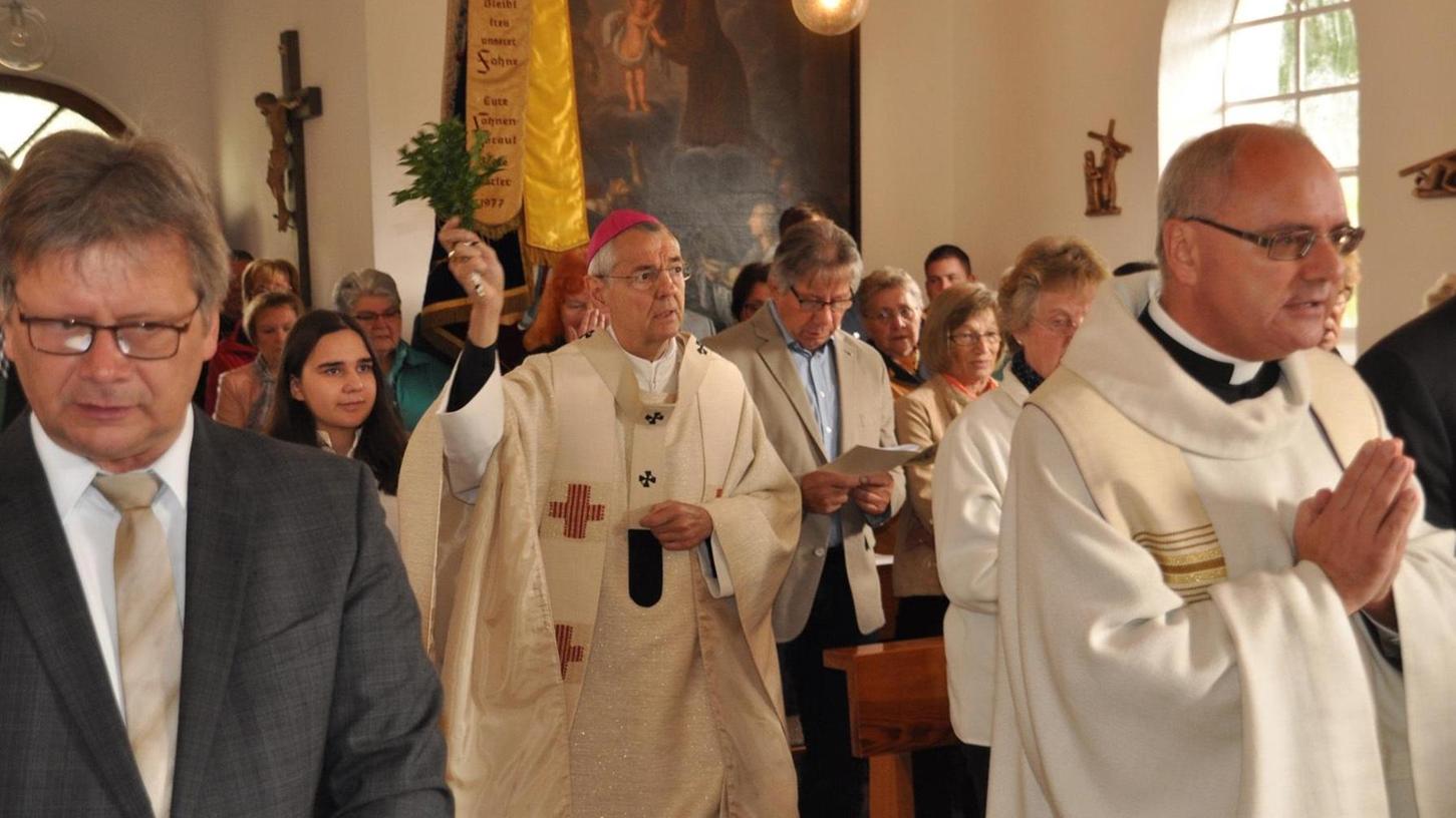 Buch bei Gremsdorf: Erzbischof weihte sanierte Kapelle