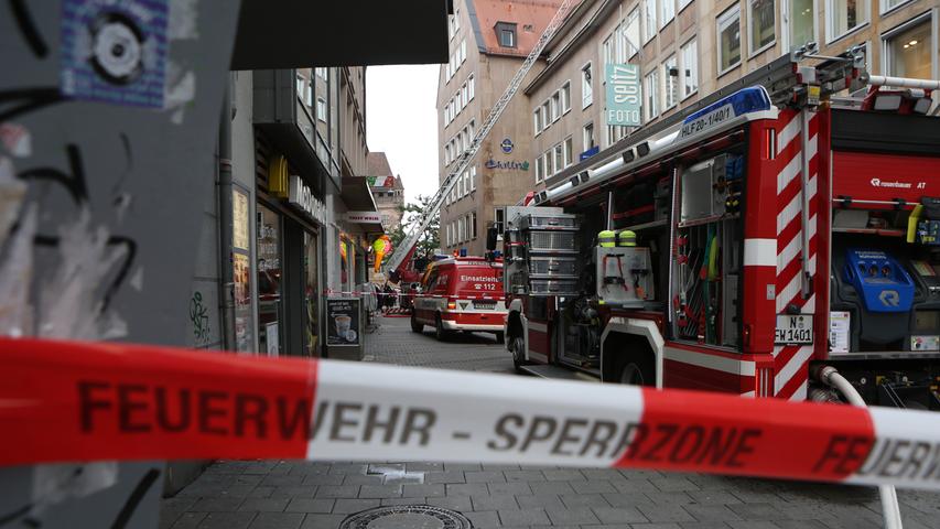 Bilder aus der Altstadt: Großeinsatz wegen Restaurantbrand