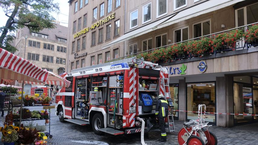 Bilder aus der Altstadt: Großeinsatz wegen Restaurantbrand