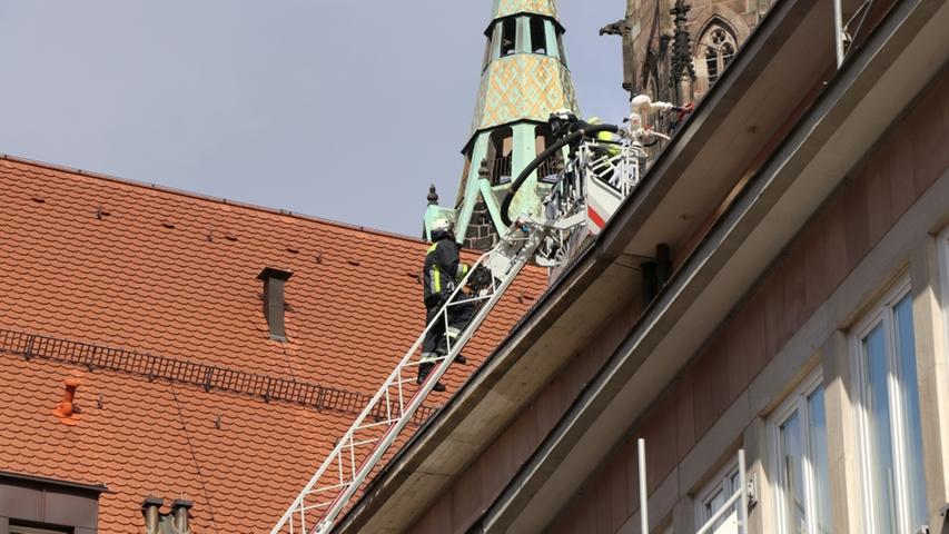 Bilder aus der Altstadt: Großeinsatz wegen Restaurantbrand