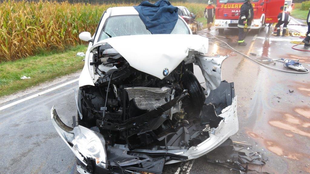 Am Wagen der 41-jährigen Unfallverursacherin entstand durch den Zusammenstoß ein Totalschaden.