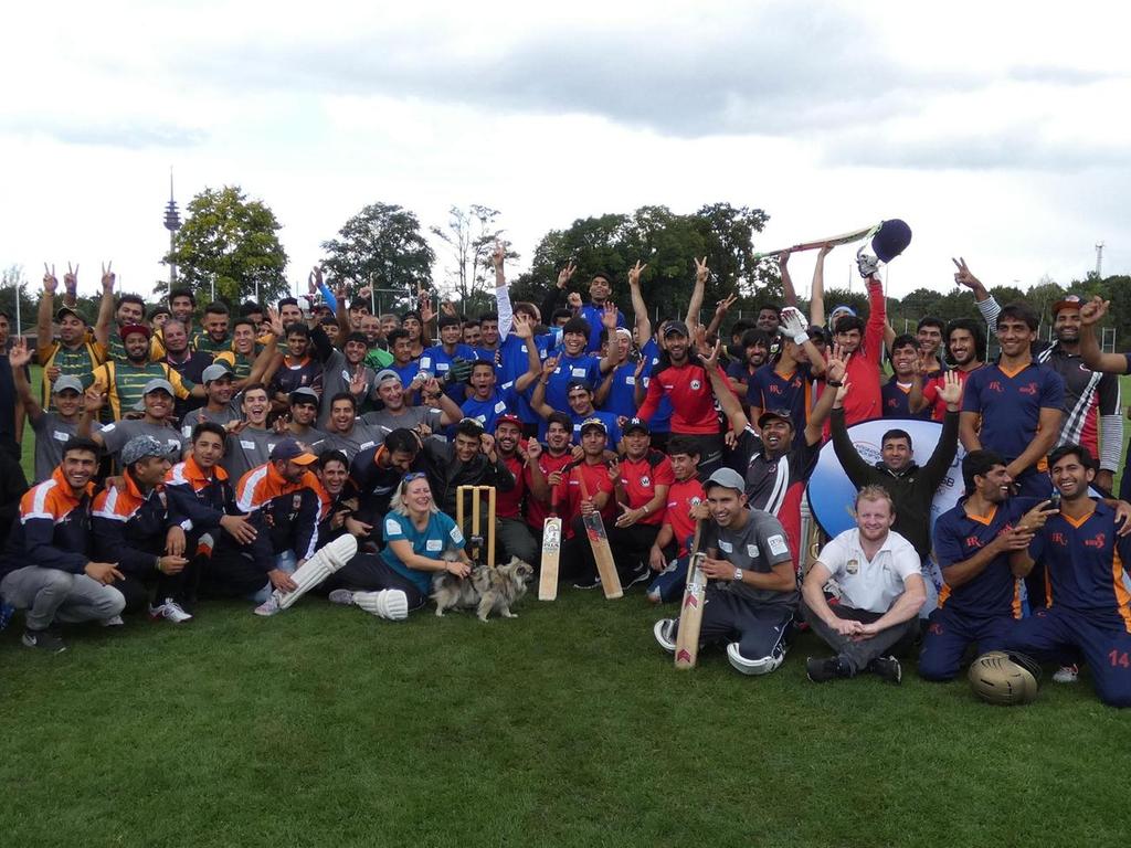 Junge Flüchtlinge bringen Cricket nach Neumarkt