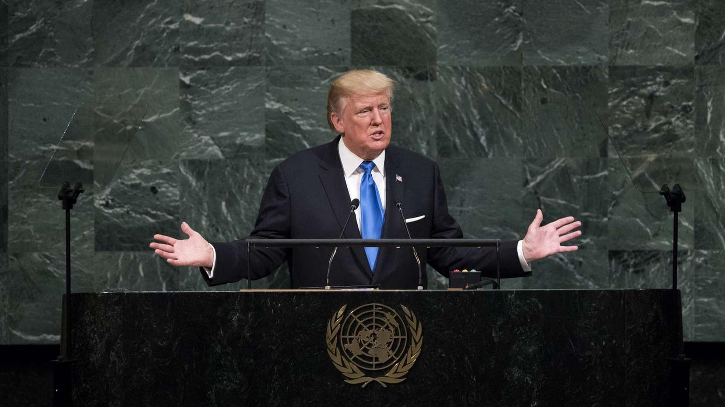 Ein Übersetzter des iranischen Staatsfernsehens wollte Trumps Kritik am Iran in seiner Rede vor der UNO in New York nicht so einfach hinnehmen und verfälschte kurzerhand die Übersetzung.
