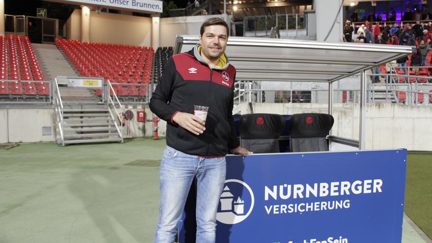 Markus Scharf aus Hersbruck ist unser glücklicher Gewinner: Er darf die Partie des 1. FC Nürnberg gegen den VfL Bochum am Donnerstagabend auf der Fanbank direkt am Spielfeldrand verfolgen.