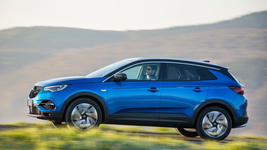 Grandland X: Das dritte Opel-SUV fährt vor