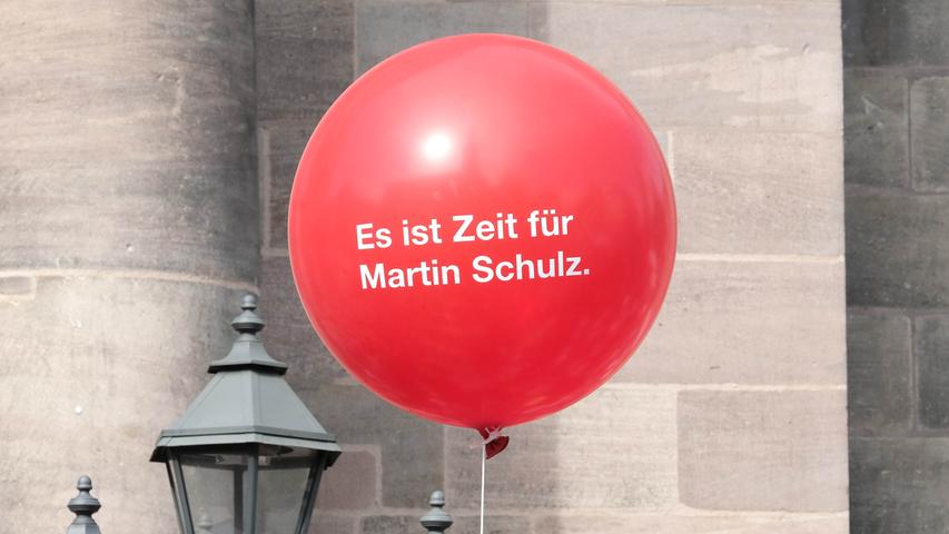 Maly, Ballons, großer Andrang: Martin Schulz auf dem Jakobsplatz