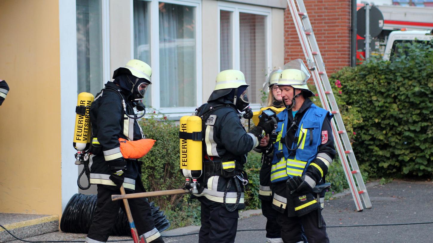 Die alljährliche Brandschutzwoche bildete die Grundlage für eine am Freitagabend abgehaltene Übung der Veitsbronner Feuerwehren.